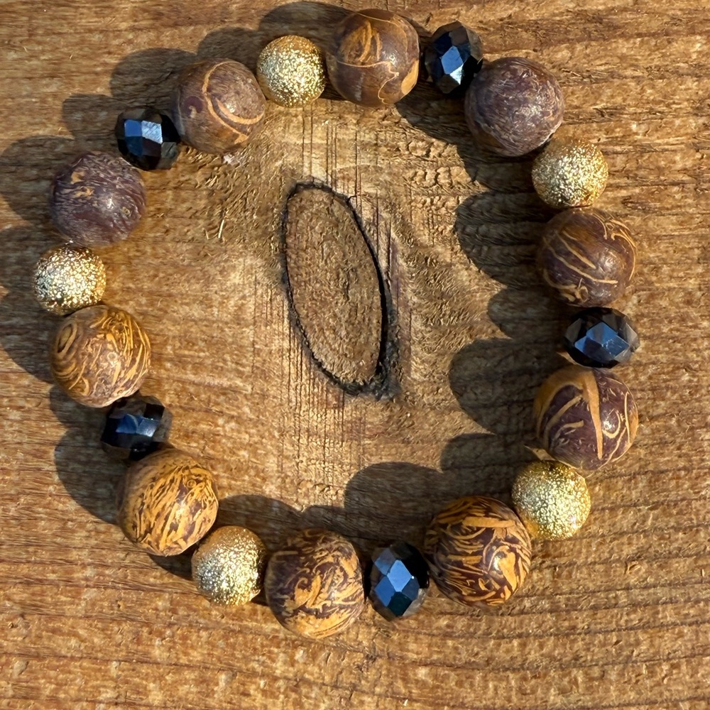 Elegant Brown Elephant and Gold Beaded Bracelet